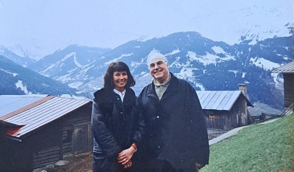 Bild 1 von 2: Bundeskanzler Helmut Kohl und Beatrice Herbold lernen sich im Urlaub in Bad Hofgastein kennen. War sie seine heimliche Geliebte? \