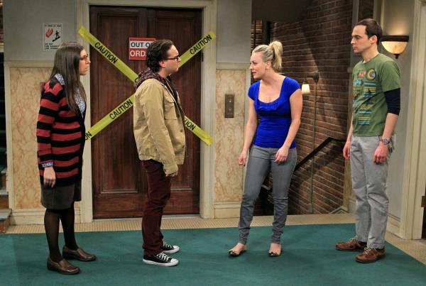 Bild 1 von 10: Ein Streit zwischen Sheldon (Jim Parsons, r.) und Leonard (Johnny Galecki, 2.v.l.) schwappt auch auf Penny (Kaley Cuoco, 2.v.r.) und Amy (Mayim Bialik, l.) über ...