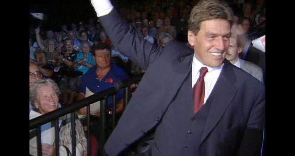 Bild 1 von 22: Im Bild: Viktor Klima bei einer Parteiveranstaltung 1999.