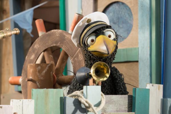 Bild 1 von 4: Rabe Rudi (Lennart Morgenstern) will mit seiner Rasselbande eine große Seereise unternehmen, um einen Schatz zu finden.