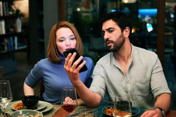 Bild 1 von 12: Carlotta (Karoline Herfurth, l.); Leo (Elyas M'Barek, r.)