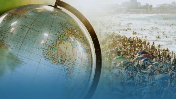 Bild 1 von 1: Mit Millionen Menschen reisen wir um die Welt, erobern die schönsten Plätze der Erde. Traumhafte Strände, romantische Städte, exotische Orte. Doch die Lieblingsreiseziele werden von uns Touristen geradezu überrannt.