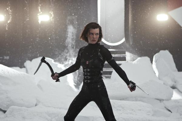 Bild 1 von 18: Gewinnt ihre übermenschlichen Kräfte zurück, die sie einst durch Umbrella-Experimente bekam und dann wieder verlor: Alice (Milla Jovovich)! Doch reicht aus, um der teuflischen Übermacht zu trotzen?