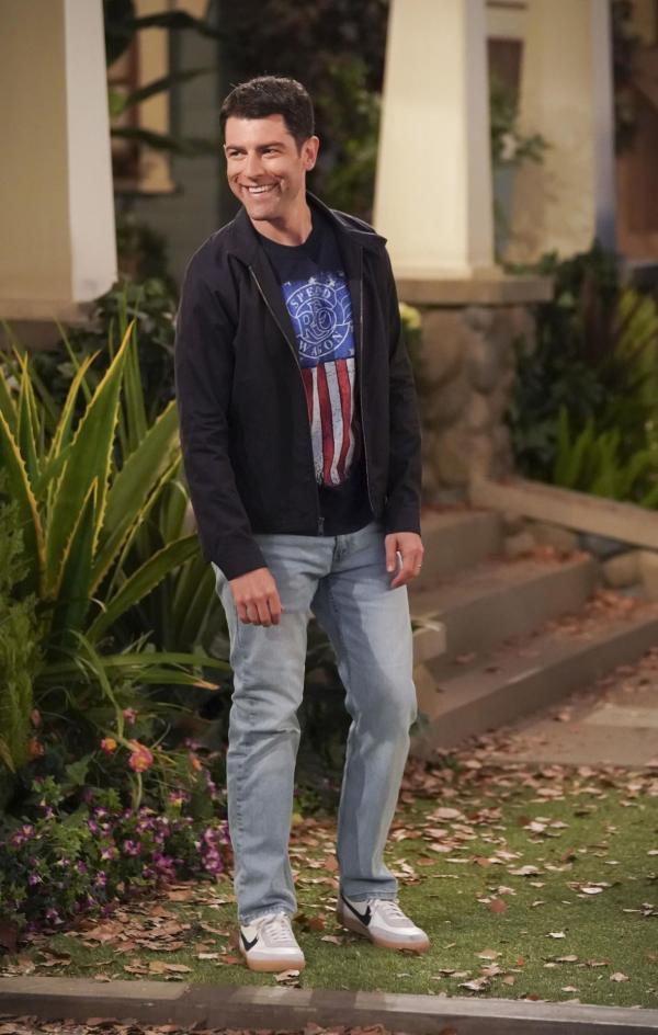 Bild 1 von 14: Dave Johnson (Max Greenfield)