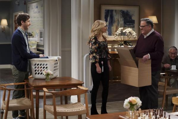 Bild 1 von 15: (v.l.n.r.) Drew Dunbar (Thomas Middleditch); Gina Dabrowski (Annaleigh Ashford); Jerry (David Anthony Higgins)