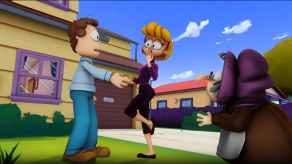 Bild 1 von 3: Die Nachwuchshexe Winona verliebt sich in Jon.