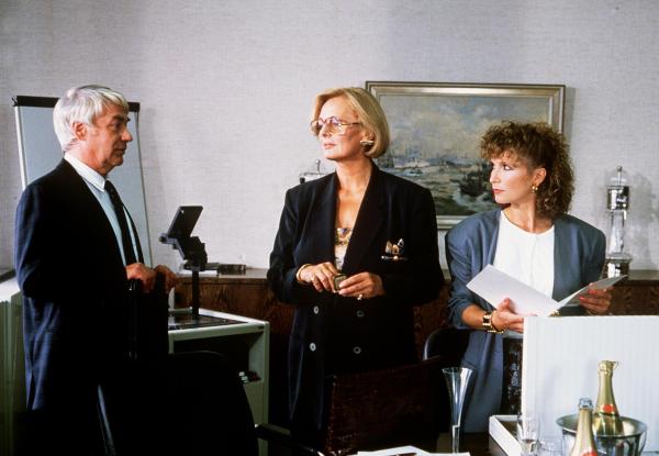 Bild 1 von 1: Im Bild: Susanne Uhlen, Ruth-Maria Kubitschek, Hartmut Reck.