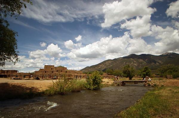 Bild 1 von 2: Auf der Ghost Ranch in New Mexico hat die US-amerikanische Künstlerin Georgia O?Keeffe einige ihrer bekanntesten Landschaftsbilder gemalt.