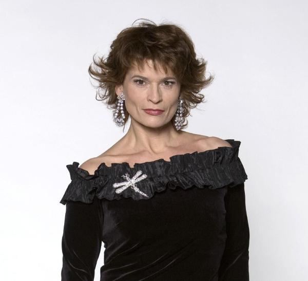 Bild 1 von 12: Sophie von Brahmberg (Gabrielle Scharnitzky) weiß ganz genau, was sie will, egal was es kostet ...