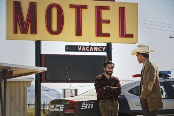 Bild 1 von 4: Tony Hastings (Jake Gyllenhaal, l.); Bobby Andes (Michael Shannon, r.)