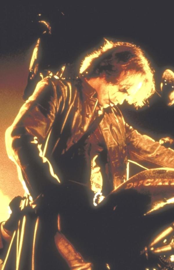 Bild 1 von 8: Die Krähe und Ashe (Vincent Perez) bilden ein erbarmungsloses Gespann aus dem fernen Schattenreich ...