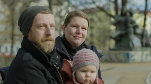 Bild 1 von 4: Verena und Martin Paukstat leben seit über 20 Jahren in Berlin, nun braucht die Familie dringend eine größere Bleibe. Doch bezahlbarer Wohnraum ist fast nicht zu bekommen.
