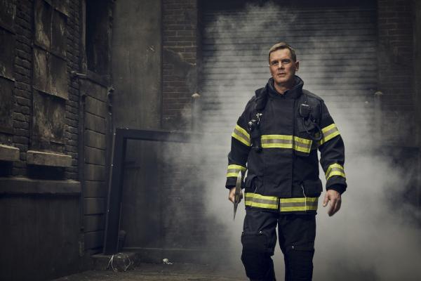 Bild 1 von 19: (5. Staffel) - Bobby Nash (Peter Krause)