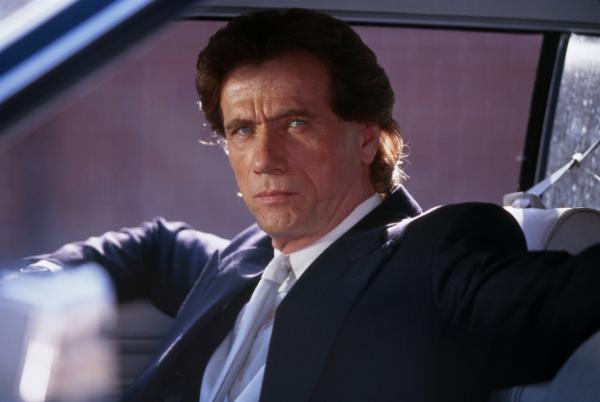 Bild 1 von 12: Als Bodyguard steht Michael Kogan (Jürgen Prochnow) seinem Boss Mei immer zur Seite.