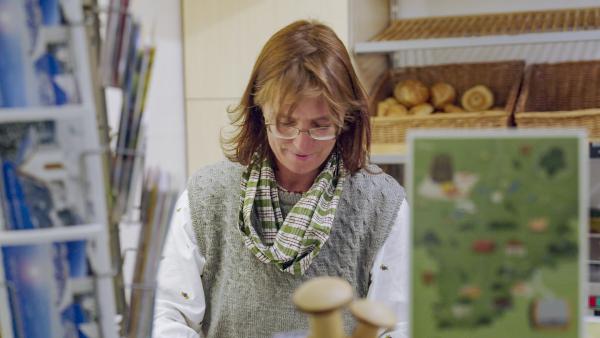 Bild 1 von 7: Barbara Riedler in ihrem Dorfladen.