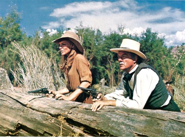 Bild 1 von 4: Joanne Morton (Joanna Pettet, l.); Doc Morton (Karl Malden, r.)