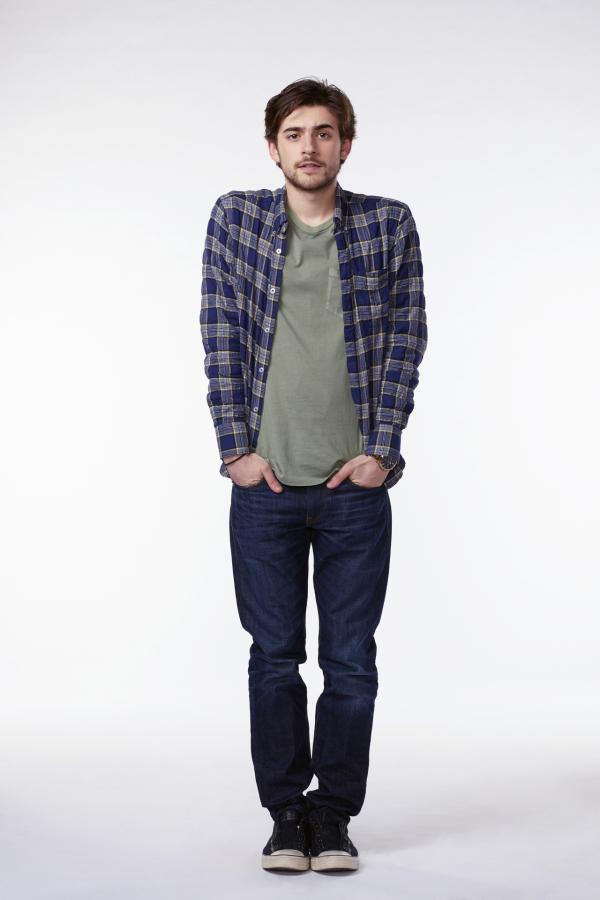 Bild 1 von 19: (1. Staffel) - Dem jungen MIT-Absolventen Liam Cole (Charlie Rowe) fällt es nicht einfach, seine Entdeckung über den möglichen Untergang der Welt und seine Mitgliedschaft in einer geheimen Task-Force vor seinen Liebsten geheim zu halten ...