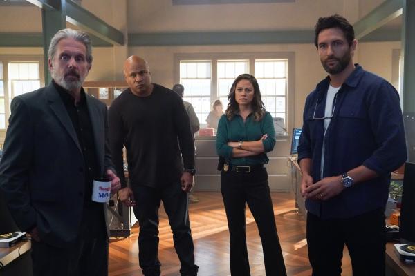 Bild 1 von 8: (v.l.n.r.) Alden Parker (Gary Cole); Sam Hanna (LL Cool J); Jane Tennant (Vanessa Lachey); Jesse Boone (Noah Mills)