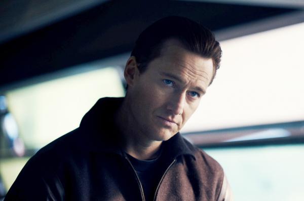 Bild 1 von 4: Victor (Alexander Fehling) verrät nicht alle Hintergründe des Auftrags zum Gemäldediebstahl.