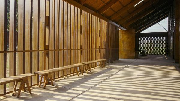 Bild 1 von 7: Im Bild: Der Schulbau der italienischen Architektin Marta Maccaglia ist klug durchdacht und trotz des geringen Budgets wird großer Wert auf Ästhetik gelegt.