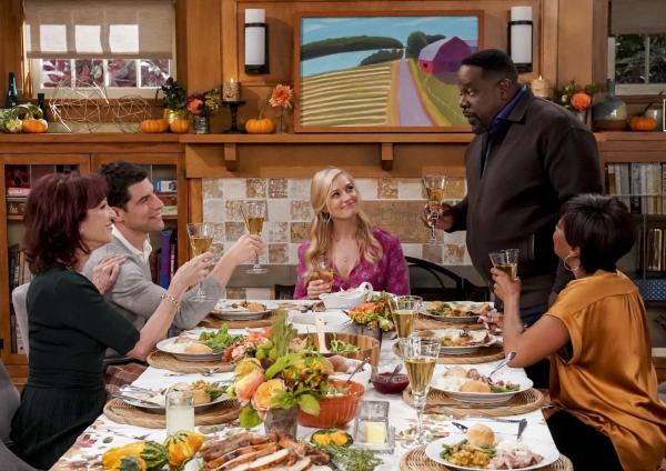 Bild 1 von 18: (im Uhrzeigersinn) Paula (Marilu Henner); Dave Johnson (Max Greenfield); Gemma Johnson (Beth Behrs); Calvin Butler (Cedric the Entertainer); Tina Butler (Tichina Arnold)