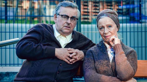 Bild 1 von 24: Anna (Elfriede Schüsseleder) und Fritz (Johannes Silberschneider)