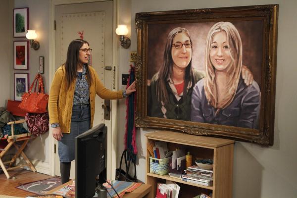 Bild 1 von 19: Hat für Penny ein ganz besonderes Geschenk: Amy (Mayim Bialik) ...