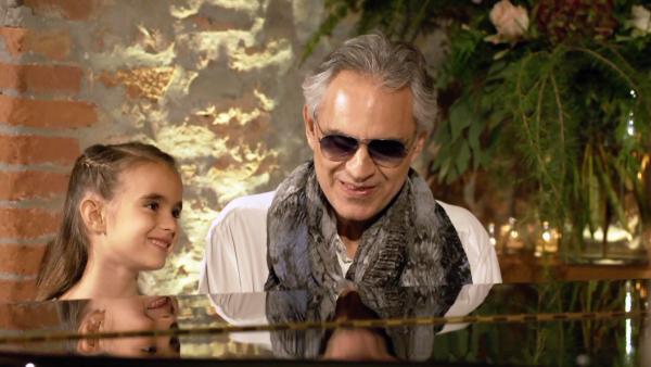 Bild 1 von 1: Andrea Bocelli mit juengster Tochter