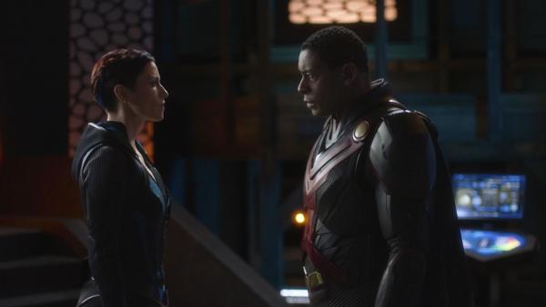 Bild 1 von 9: Alex Danvers alias Sentinel (Chyler Leigh, l.); Hank Henshaw alias J'onn J'onzz (David Harewood, r.)