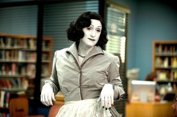 Bild 1 von 11: Dean Pelton (Jim Rash)