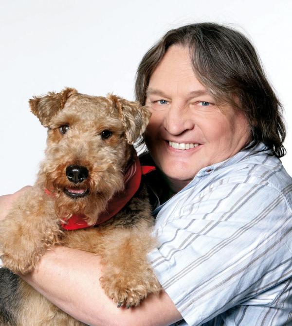 Bild 1 von 12: Bernd Plenske (Volker Herold) und Erni sind überrascht, als ein neuer \