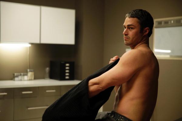 Bild 1 von 8: Chicago Fire Season1 EP A Little Taste,Chicago Fire Staffel1 EP Wendungen