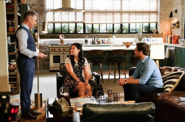 Bild 1 von 18: (v.l.n.r.) Dr. Dylan Reinhart (Alan Cumming); Sam (Olivia Oguma); Andrew Wilson (Daniel Ings)