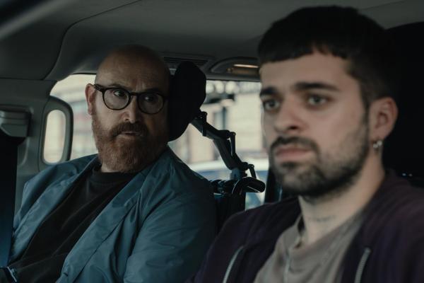 Bild 1 von 6: Tomás (Javier Cámara, l.); Tacho (Darío Loureiro, r.)