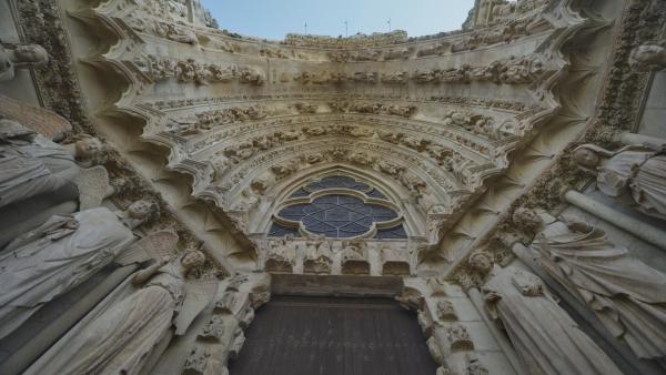 Bild 1 von 2: Während der Schlacht gegen die Alemannen schwört Chlodwig, sich zum katholischen Glauben zu bekennen, wenn er gewinnt. Nach seinem Sieg wird er in der Kathedrale von Reims getauft.
