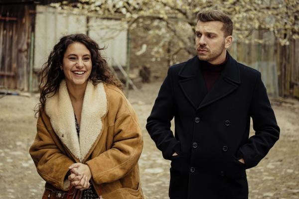 Bild 1 von 9: Marie (Almila Bagriacik, l.); Jacob (Edin Hasanovic, r.)