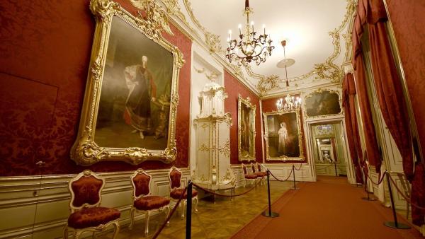 Bild 1 von 2: Schloss Schönbrunn von innen.