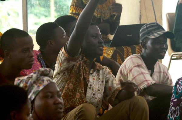 Bild 1 von 2: Wie geht ein Land, das sich neu definieren musste, mit der Rückgabe dieser historischen Relikte um? Unter den Studierenden der Universität Abomey-Calavi entfacht sich eine Debatte.