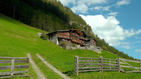 Bild 1 von 29: Im Bild: Alter Hof im Schnalstal - Südtirol.