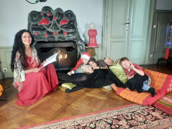 Bild 1 von 5: Im Bild: Tinma Brauer, Namoi, Saya, Alma, Emil.