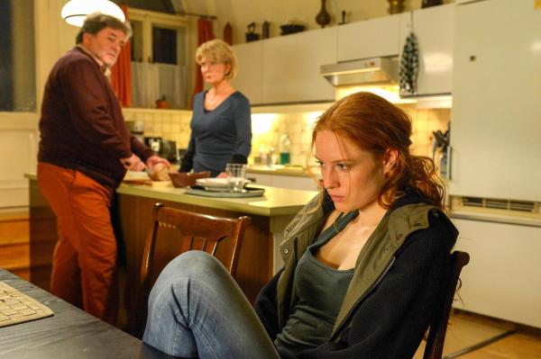 Bild 1 von 25: Im Bild: Erwin Steinhauer (Ferdinand Sternheim), Christiane Hörbiger (Henriette Frey), Barbara Meier (Lena Setzlaff).