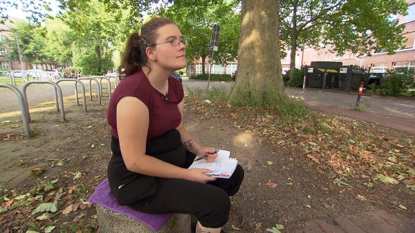 Bild 1 von 3: Sabrina auf Krawall: Sie fordert Schadensersatz ein!