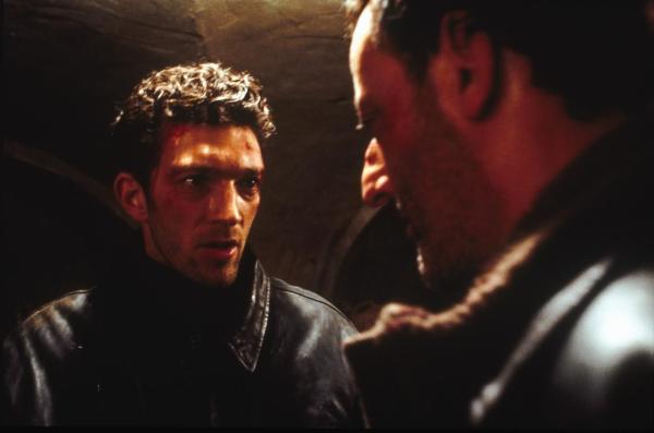 Bild 1 von 14: Der junge Polizist Max Kerkerian (Vincent Cassel, l.) und sein Pariser Kollege Pierre Nièmans (Jean Reno, r.) ermitteln in zwei verschiedenen Fällen - aber der Täter scheint derselbe zu sein ...