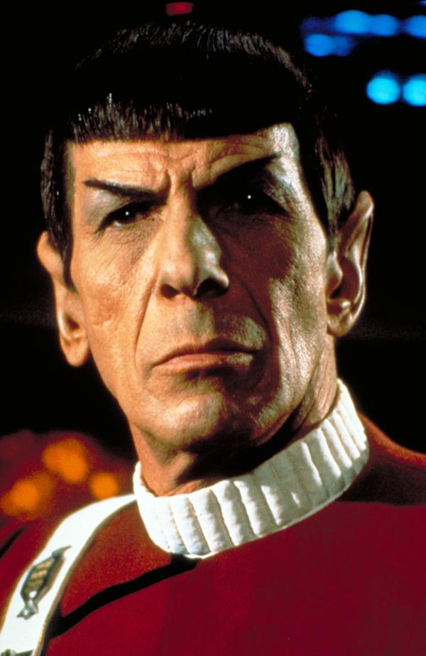 Bild 1 von 11: Cpt. Spock (Leonard Nimoy) sieht nur einen Ausweg, die Enterprise vor dem Untergang zu bewahren â?¦