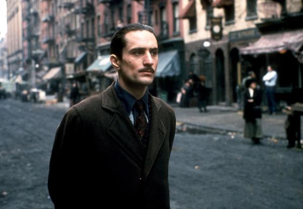 Bild 1 von 4: Vito Corleone (Robert De Niro)