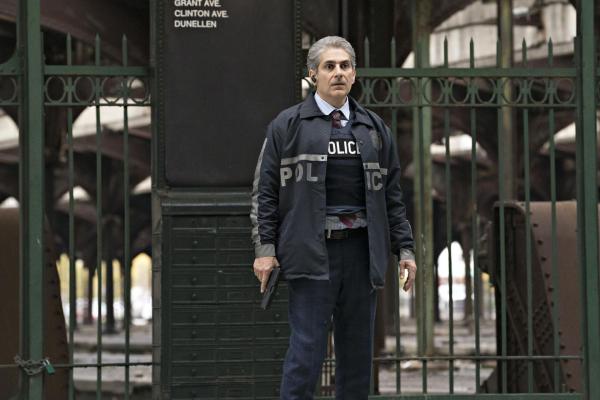 Bild 1 von 10: Detective Michael Sellitto (Michael Imperioli)