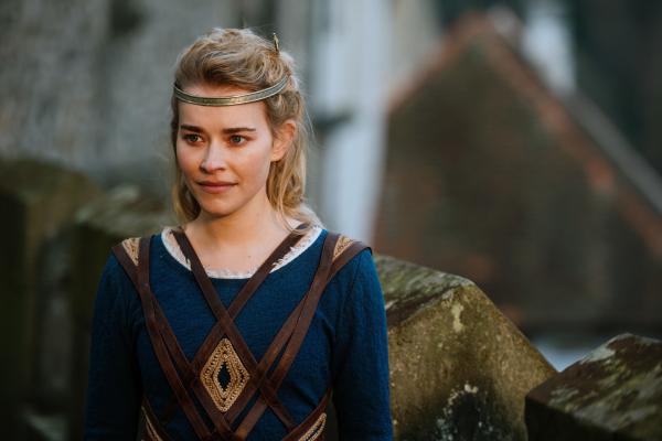 Bild 1 von 6: Prinzessin Matilda (Milena Tscharntke) ist die jüngste Tochter des Königs. Ihre Mutter starb bei ihrer Geburt, was dem König immer noch sehr zu schaffen macht. Darum will er Matilda besonders beschützen.© ZDF/Jan Hromadko - Honorarfreie Verwendung gemäß AGB im engen inhaltlichen redaktionellen Zusammenhang mit genannter Sendung bei Nennung \