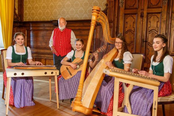 Bild 1 von 16: Im Bild: Sepp Forcher mit dem \