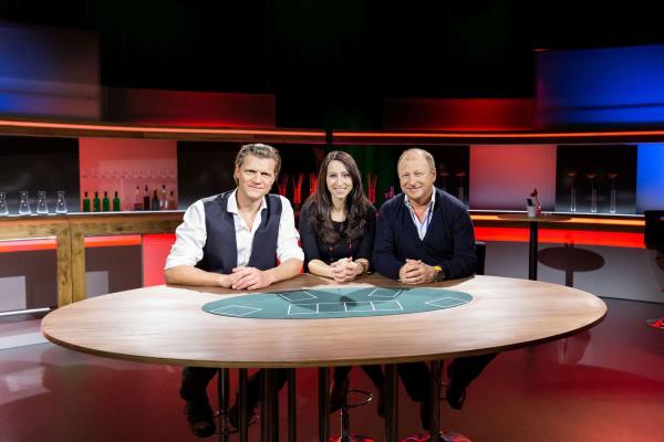 Bild 1 von 12: Wenn ein Comedian, eine Kabarettistin und ein Witzekönig aufeinander treffen, dann ist gute Laune vorprogrammiert. Können (v.l.n.r.) Gery Seidl, Lydia Prenner-Kasper und Harry Prünster aber wirklich mit jedem ihrer Witze Publikum und Konkurrenz überzeugen?