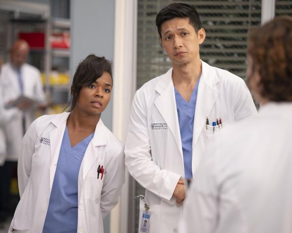 Bild 1 von 14: Dr. Simone Griffith (Alexis Floyd, l.); Dr. Benson Kwan (Harry Shum jr., r.)